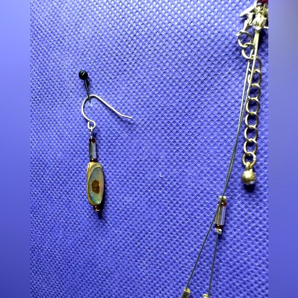 COPY - 💝VINTAGE SIGNED AVON abalone shell, silver tone necklace and earring set - Picture 4 of 8